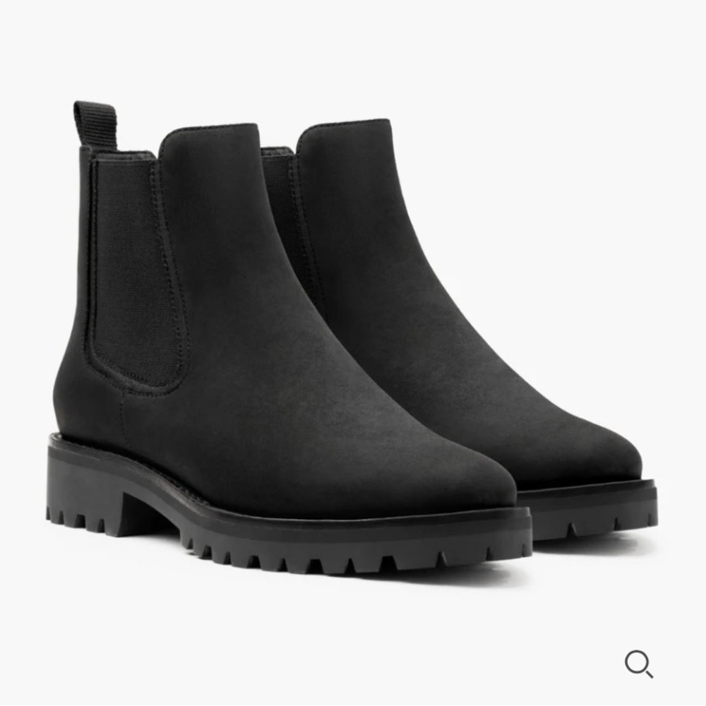 Thursday Boot Company Women's Black Chelsea Lug-Sole Ankle Boots